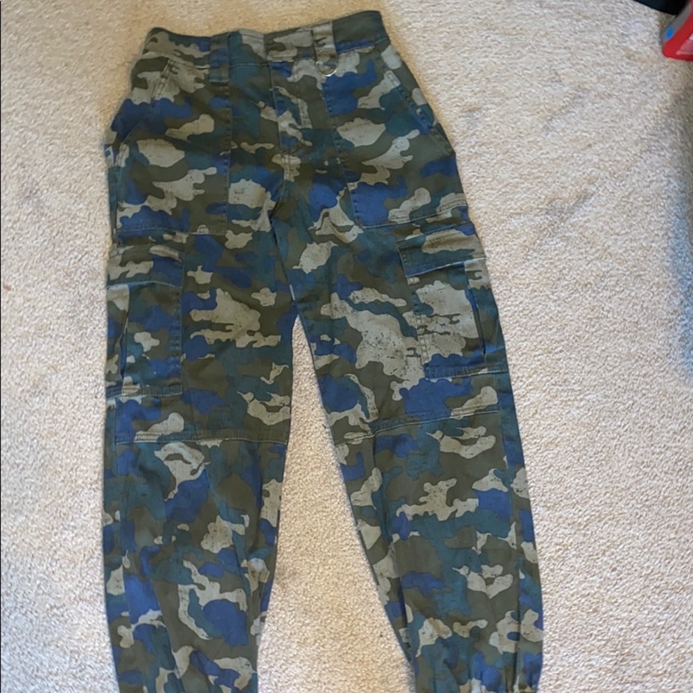 camo jogger style pants NWOT